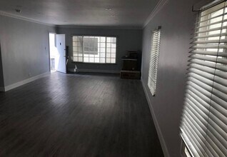 10607 Ashton Ave, Unit 1.5 in Los Angeles, CA - Foto de edificio - Building Photo