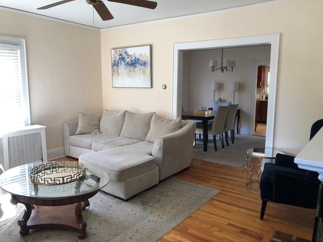 124 Fisher Ave in Eastchester, NY - Building Photo - Building Photo