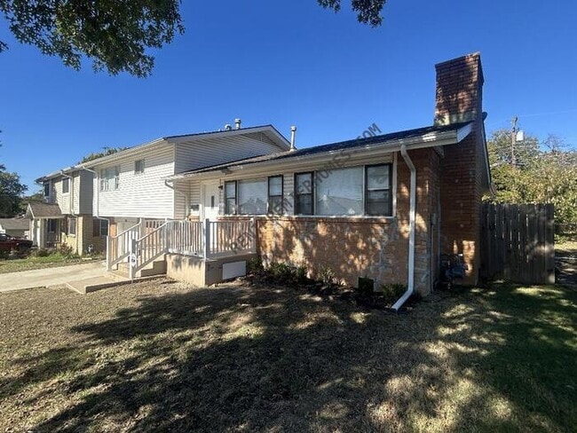 property at 101 W 31st St