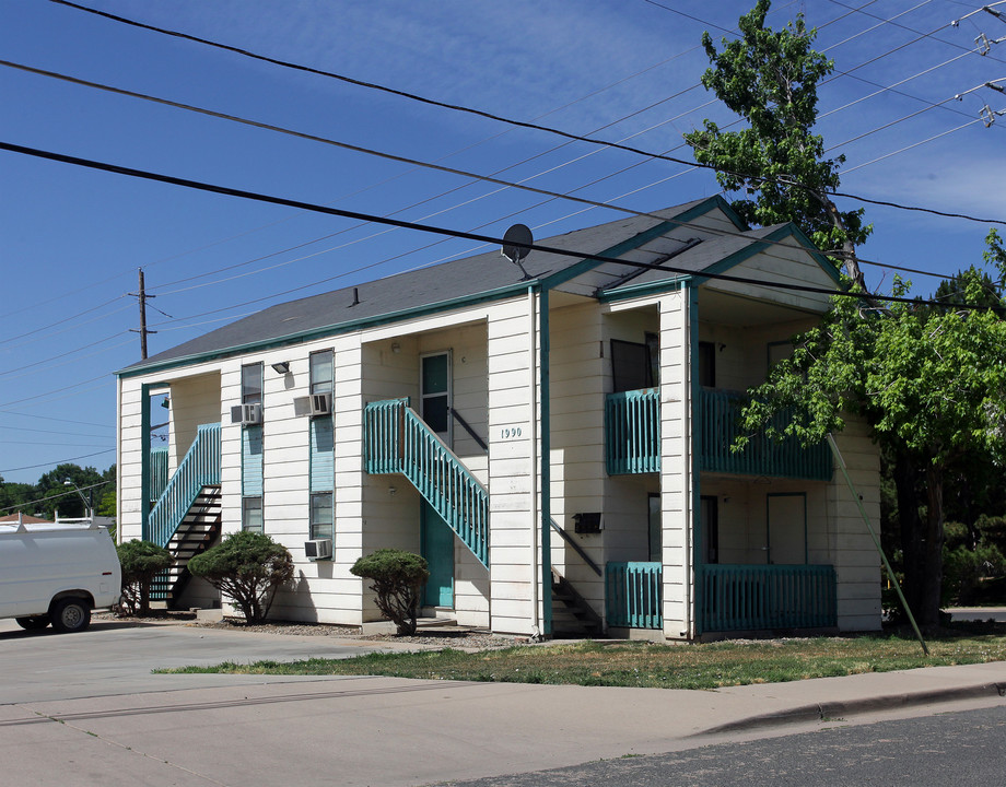 1970-1990 W Pacific Pl in Denver, CO - Building Photo