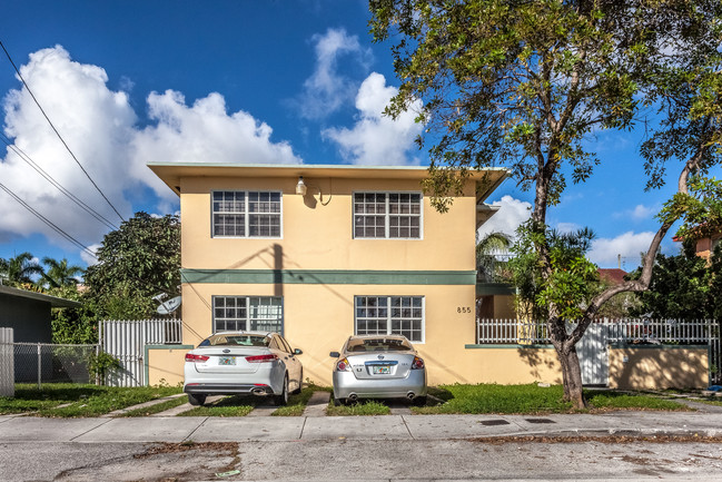 855 SW 5th St in Miami, FL - Building Photo - Building Photo