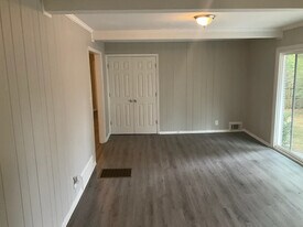 1915 Timothy Dr SW in Atlanta, GA - Building Photo