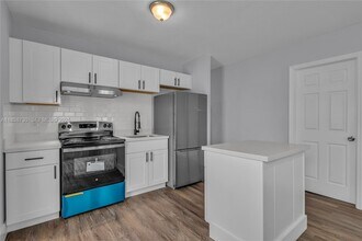 2243 Greene St. in Hollywood, FL - Building Photo - Building Photo