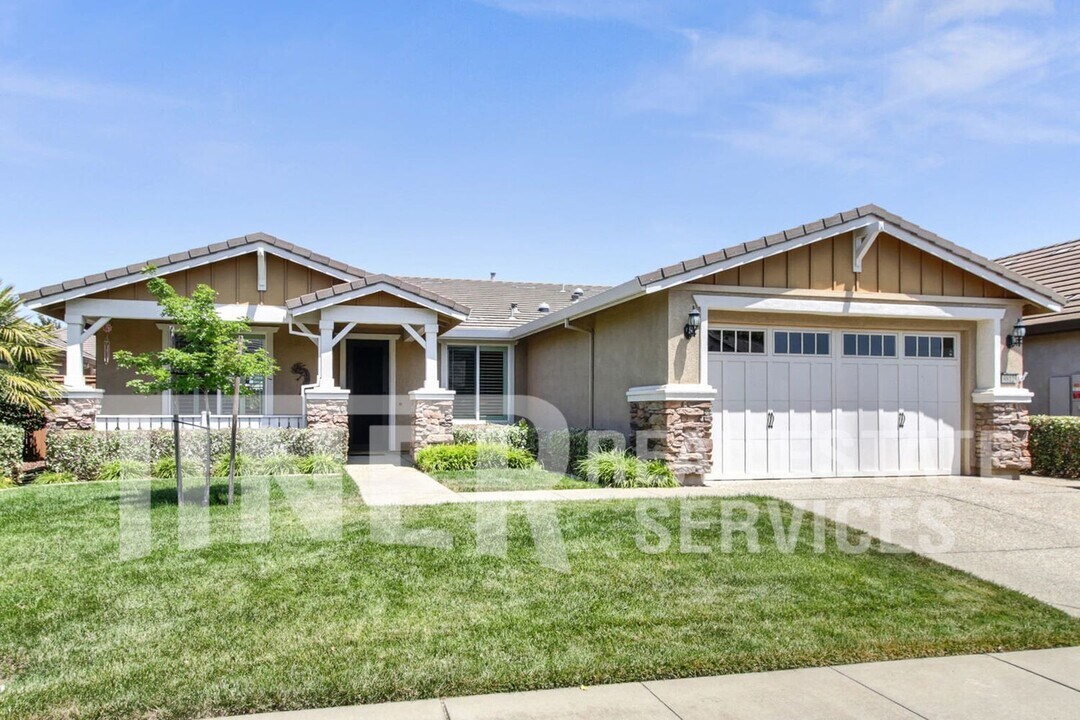 9812 Westminster Way in Elk Grove, CA - Building Photo