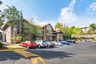 Creston Point in Seattle, WA - Building Photo - Building Photo