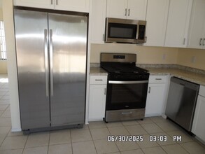 12202 Big Dipper Cir in Victorville, CA - Building Photo - Building Photo