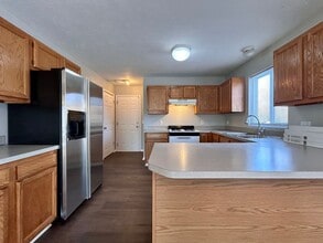 2104 Shiloh Point SE in Grand Rapids, MI - Building Photo - Building Photo