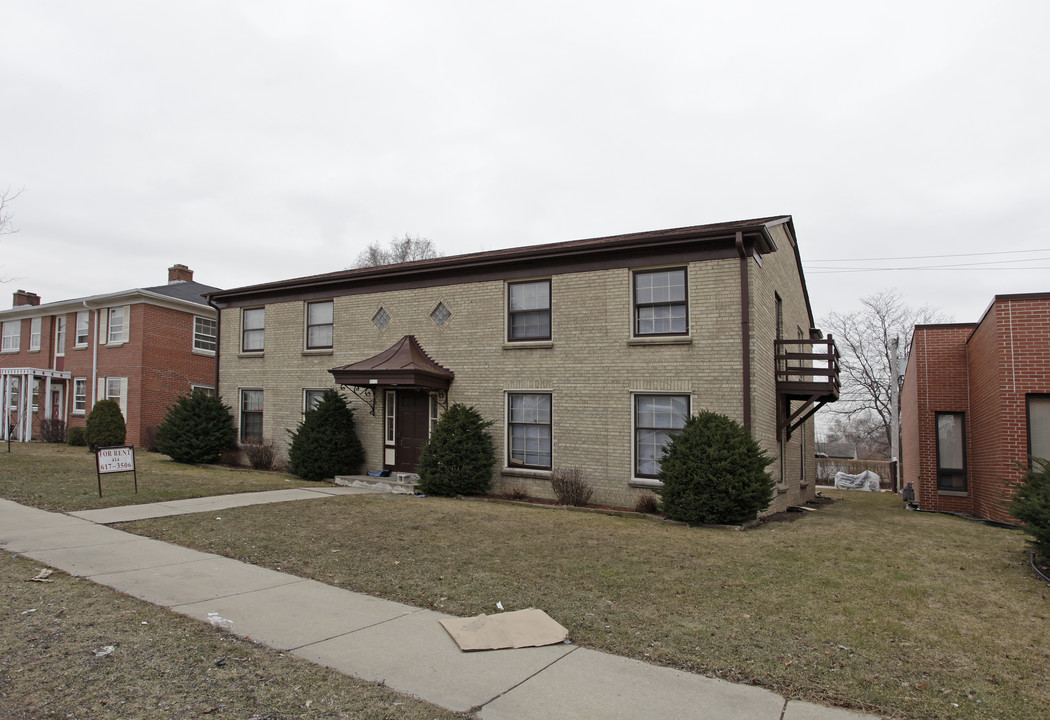 5619 W Lincoln Ave in West Allis, WI - Building Photo