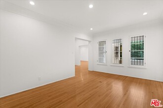 205 S Reeves Dr in Beverly Hills, CA - Building Photo - Building Photo
