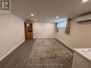 630 Bayview Dr in Midland, ON - Building Photo - Building Photo