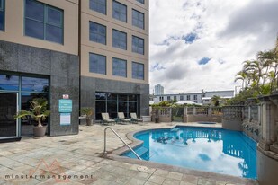 1080 S Beretania St. in Honolulu, HI - Building Photo