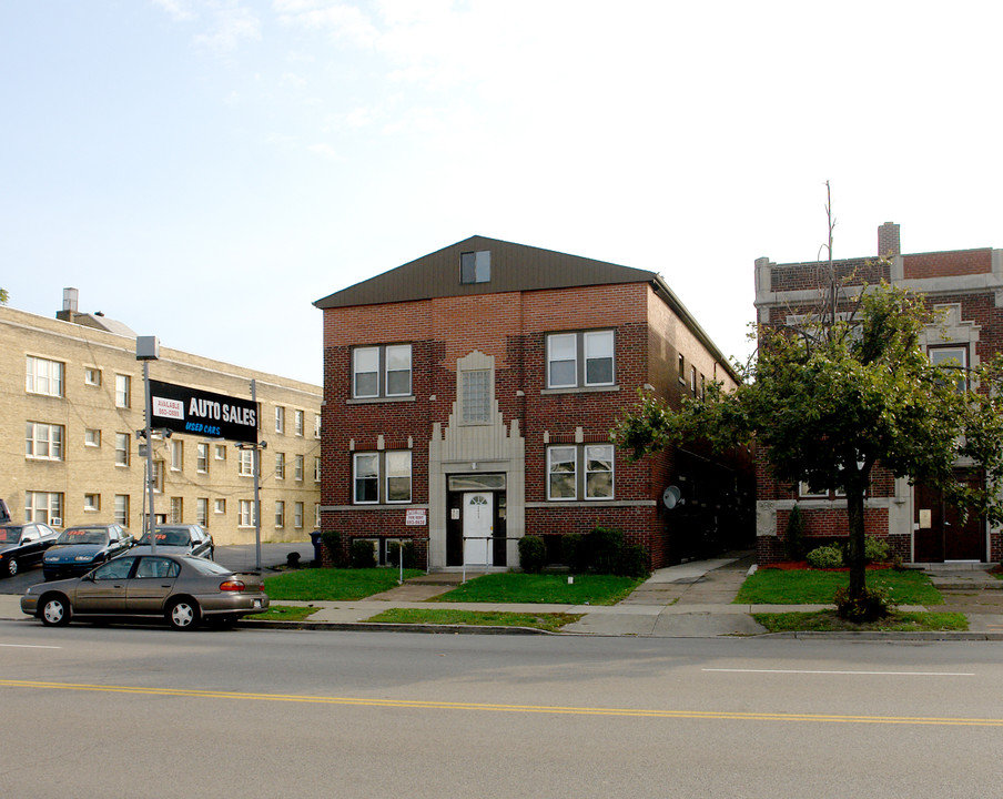 2429 Delaware Ave in Buffalo, NY - Foto de edificio