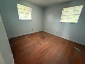 2693 W 25th St in Jacksonville, FL - Foto de edificio - Building Photo