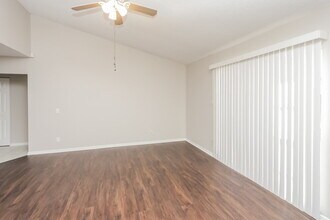 1626 Crossridge Dr in Brandon, FL - Building Photo - Building Photo