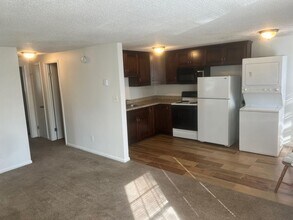 9242 Hickory St-Unit -Unit B in Norfolk, VA - Building Photo - Building Photo