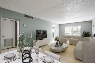 Bella Mar Apartment Homes in Tampa, FL - Building Photo