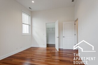 1354 W Augusta Blvd, Unit 302 in Chicago, IL - Building Photo - Building Photo