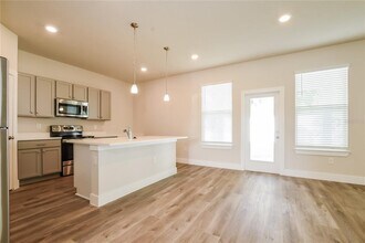 313 Whiteheart Dr in DeLand, FL - Building Photo - Building Photo