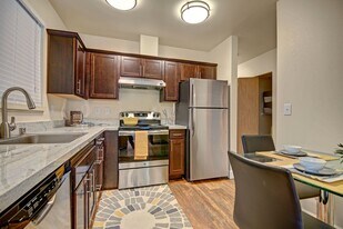 Foster Greens in Tukwila, WA - Building Photo
