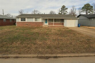 804 NW 8 St in Bentonville, AR - Building Photo - Building Photo