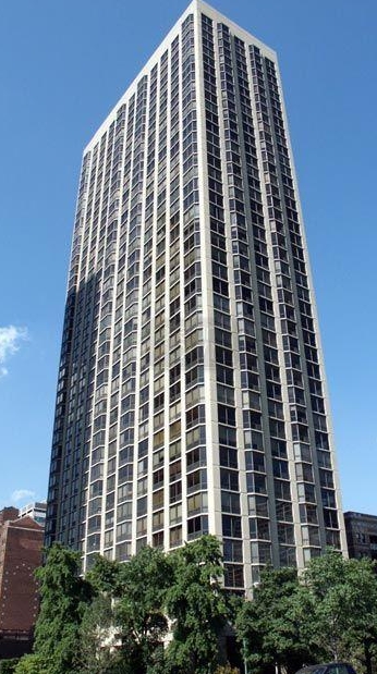 2650 N Lakeview Ave in Chicago, IL - Foto de edificio - Building Photo