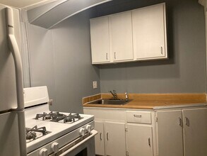 518 Walnut Ct, Unit #2 in Kalamazoo, MI - Building Photo - Building Photo