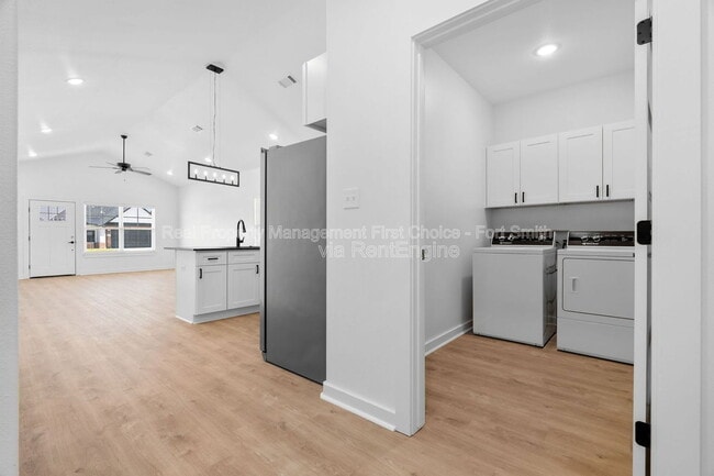 8725 Cantera Dr in Fort Smith, AR - Foto de edificio - Building Photo