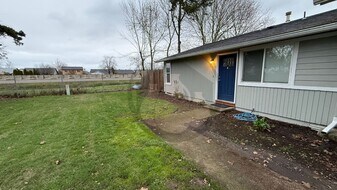 4243-4245 Campbell Dr SE in Salem, OR - Building Photo
