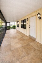 5324 Treetops Dr in Naples, FL - Building Photo