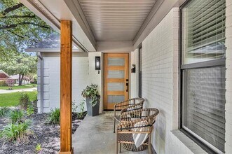 6615 Hialeah Dr in Dallas, TX - Building Photo - Building Photo