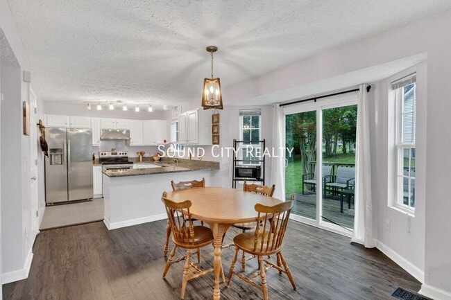 1233 Twin Cir Dr in Nashville, TN - Building Photo - Building Photo