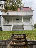 817 Grayson Ave in Waynesboro, VA - Building Photo