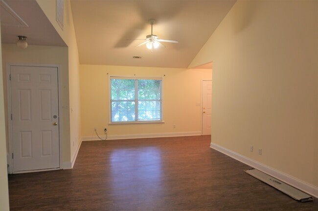 312 Sprucewood Ct