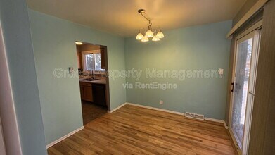 2871 S Golden Way in Denver, CO - Building Photo - Building Photo