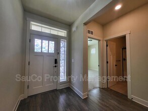5301 SE Thornapple St in Hillsboro, OR - Building Photo - Building Photo