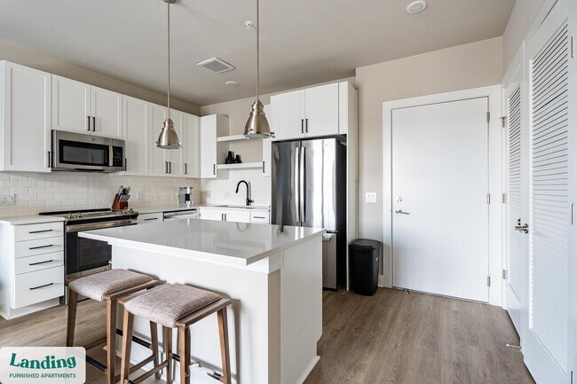 300 E Broad St, Unit 539 in Savannah, GA - Building Photo - Building Photo