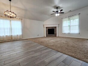 2400 Frisco Way in Edmond, OK - Foto de edificio - Building Photo