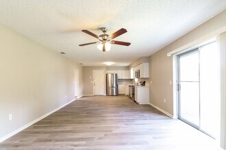 143 Jenny Way in Lakeland, FL - Building Photo - Building Photo