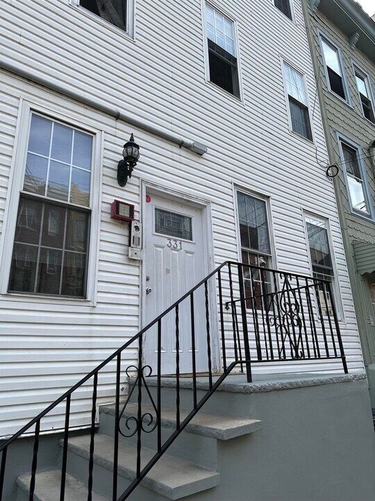331 Monroe St in Hoboken, NJ - Building Photo