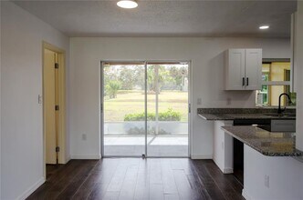 1355 Kirkwood Ln in Sarasota, FL - Building Photo - Building Photo