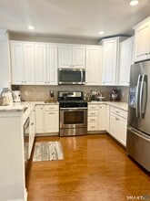 414 Center Meadow Ln in Danbury, CT - Building Photo - Building Photo