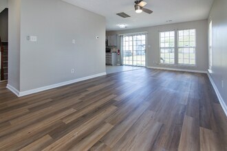 9811 Sweet Plum Dr in Charlotte, NC - Foto de edificio - Building Photo