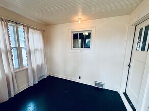 4033 21st Ave S in Minneapolis, MN - Building Photo - Building Photo