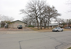 Oakwood Square Apartments