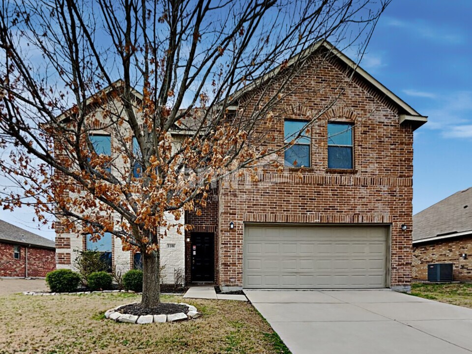 1100 Oakbrook St in Prosper, TX - Building Photo