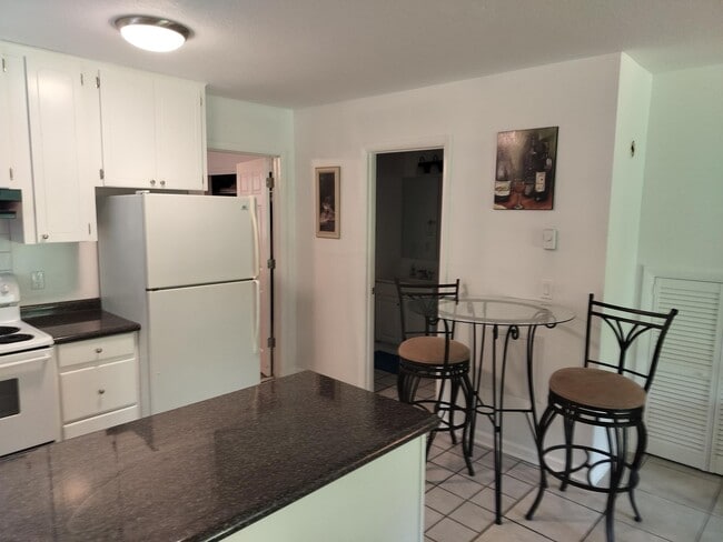 property at 487 N Country Clb Dr