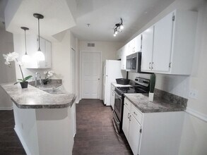 802 Crest Pines Dr in Orlando, FL - Building Photo - Building Photo