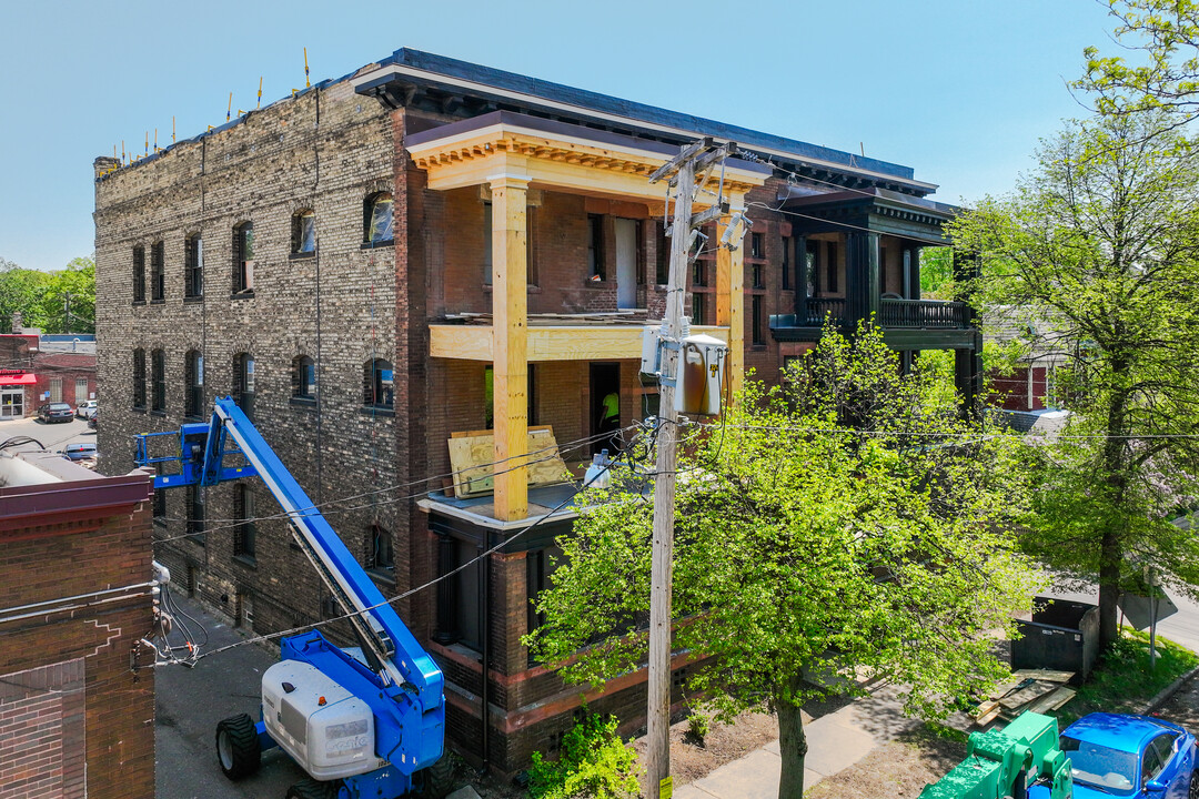 Olympia Apartments in St. Paul, MN - Building Photo