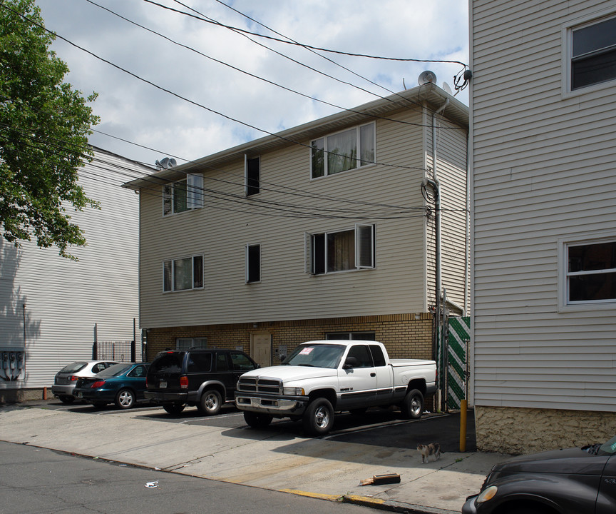 78 Vincent St in Newark, NJ - Building Photo