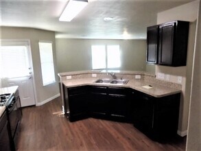 911 Redcrest Springs Ct in Houston, TX - Building Photo - Building Photo